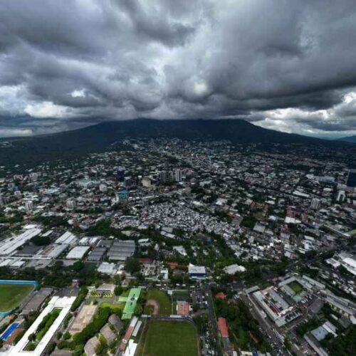 El Clima de este miércoles estará marcado por cielo mayormente nublado y lluvias en diferentes sectores de El Salvador. Foto: @MedioAmbienteSV.
