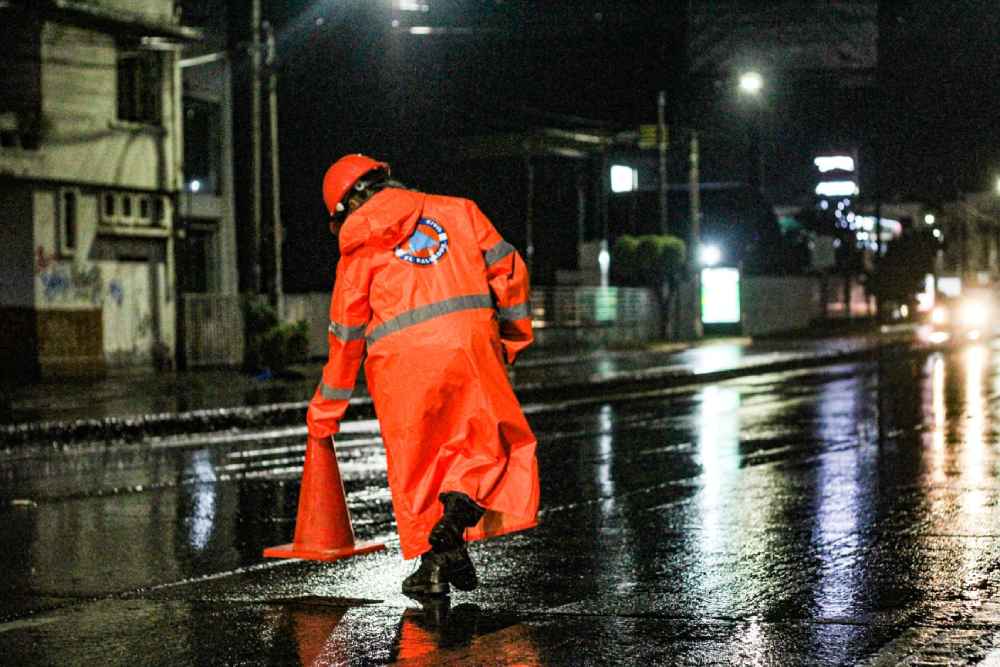 El MARN mantiene vigilancia sobre un sistema que podría incrementar las lluvias en El Salvador durante la próxima semana. Foto: @PROCIVILSV.