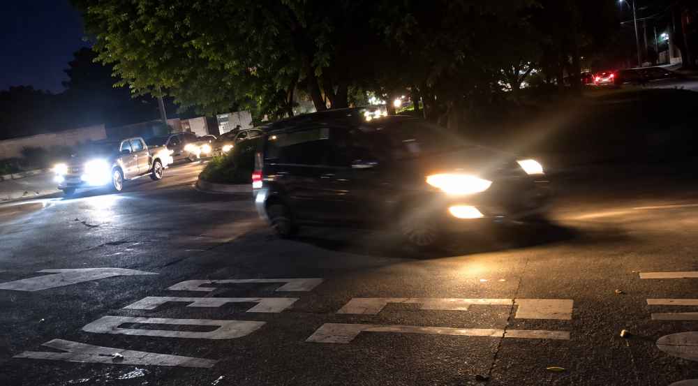 El tráfico de este miércoles cuenta con carriles reversibles habilitados por el VMT en cinco corredores de alta circulación. Foto: @VMT.