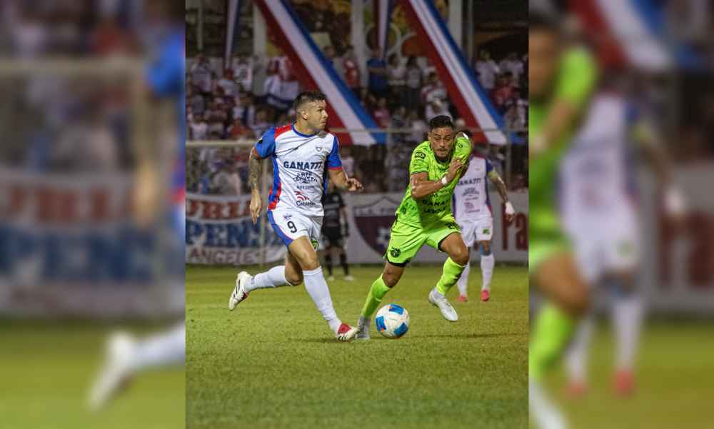 Isidro Metapán fue el gran beneficiado de la jornada 10 del Apertura 2026 al vencer a Firpo y tomar el liderato. Foto: @primerafutboles.