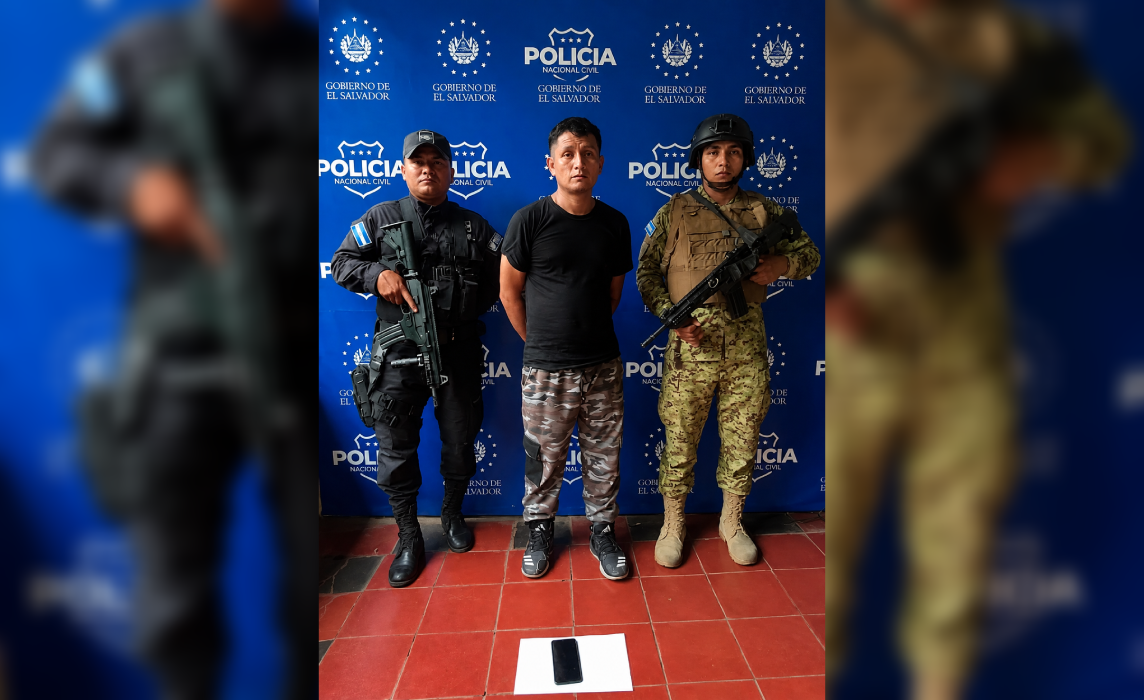 La PNC capturó a Geovany Gallardo Díaz (32 años) en Teotepeque, La Libertad, por homicidio agravado. Operativo conjunto con la Fuerza Armada. Foto: @PNCSV.