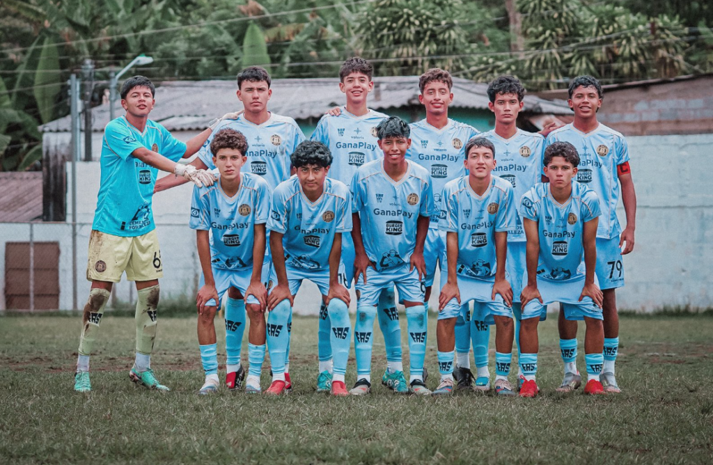 FAS llegó a 20 puntos y comparte la cima del Apertura 2026 antes de los tres encuentros que completan este domingo la jornada 11. Foto: @CDeportivoFAS.