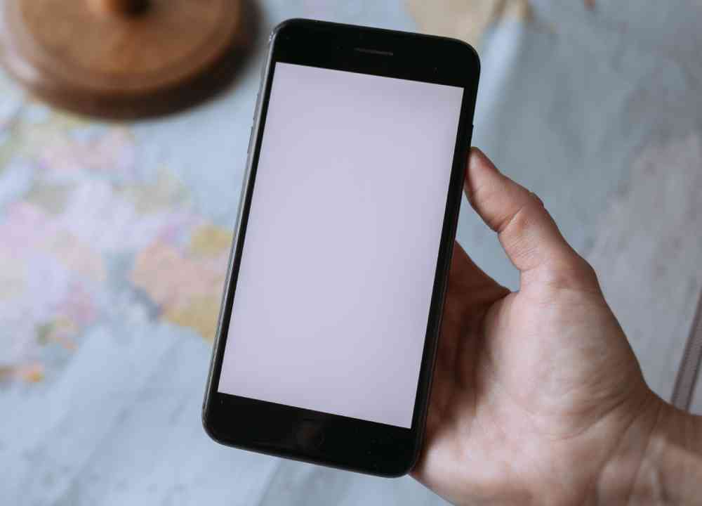 Usuarios reportan dificultades para acceder a servicios de banca digital en El Salvador