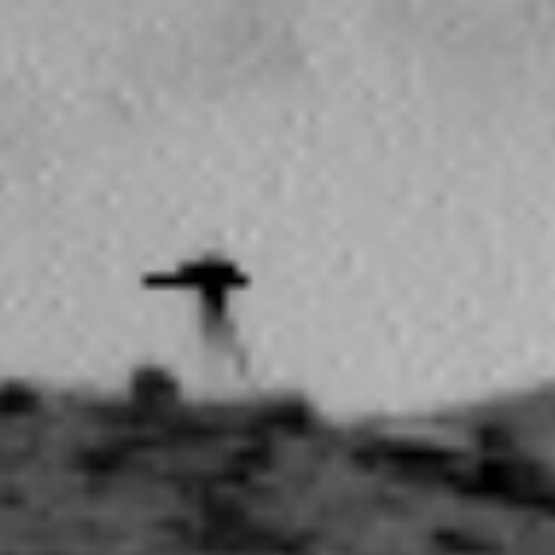 Captura de la cámara NAV_RIGHT_B de Curiosity en la que se aprecia la anomalía provocada por un rayo cósmico en Marte. Foto: NASA