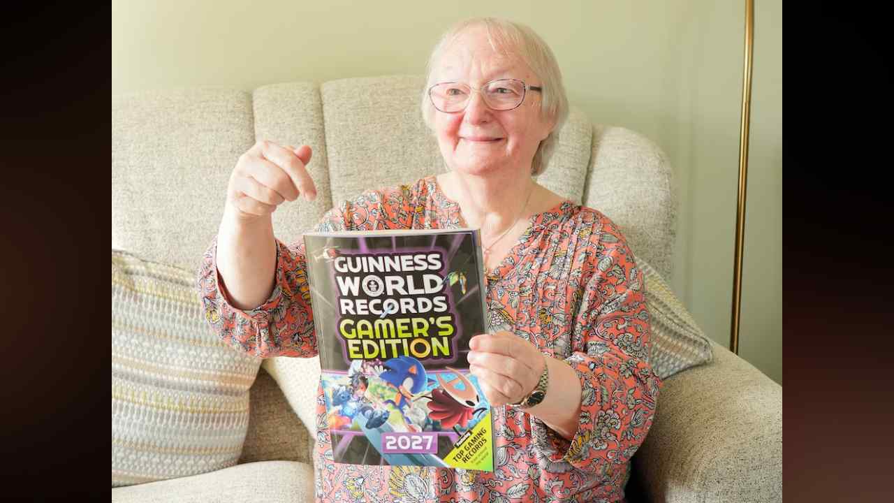 Cath Bowie tiene 78 años y Guinness World Records la reconoce como la streamer femenina de Fortnite de mayor edad en Twitch. Foto: Guinness World Records
