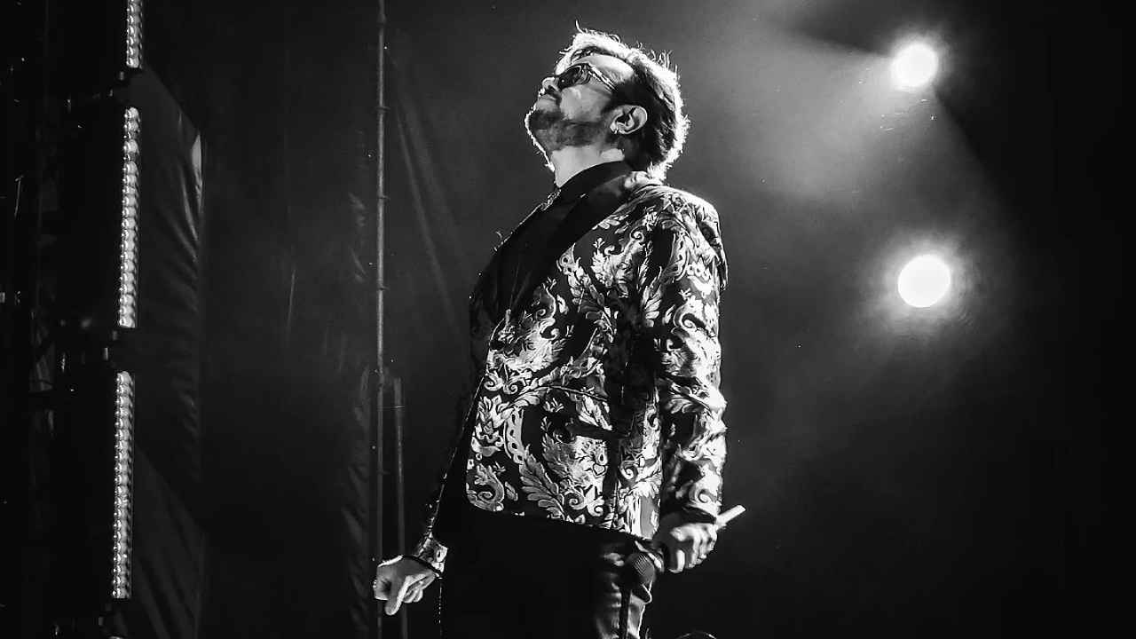 Aleks Syntek reconoció que cometió un error durante su concierto del 15 de septiembre, ofreció disculpas y explicó qué provocó su reacción. Foto: facebook / syntekoficial
