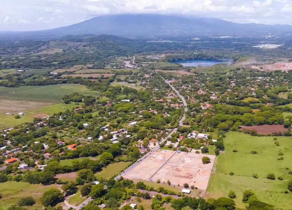 La nueva línea de energía entre San Miguel y Morazán tendrá 34.5 kilómetros y permitirá incorporar a 10 mil nuevos usuarios, según ETESAL. Foto: ETESAL.