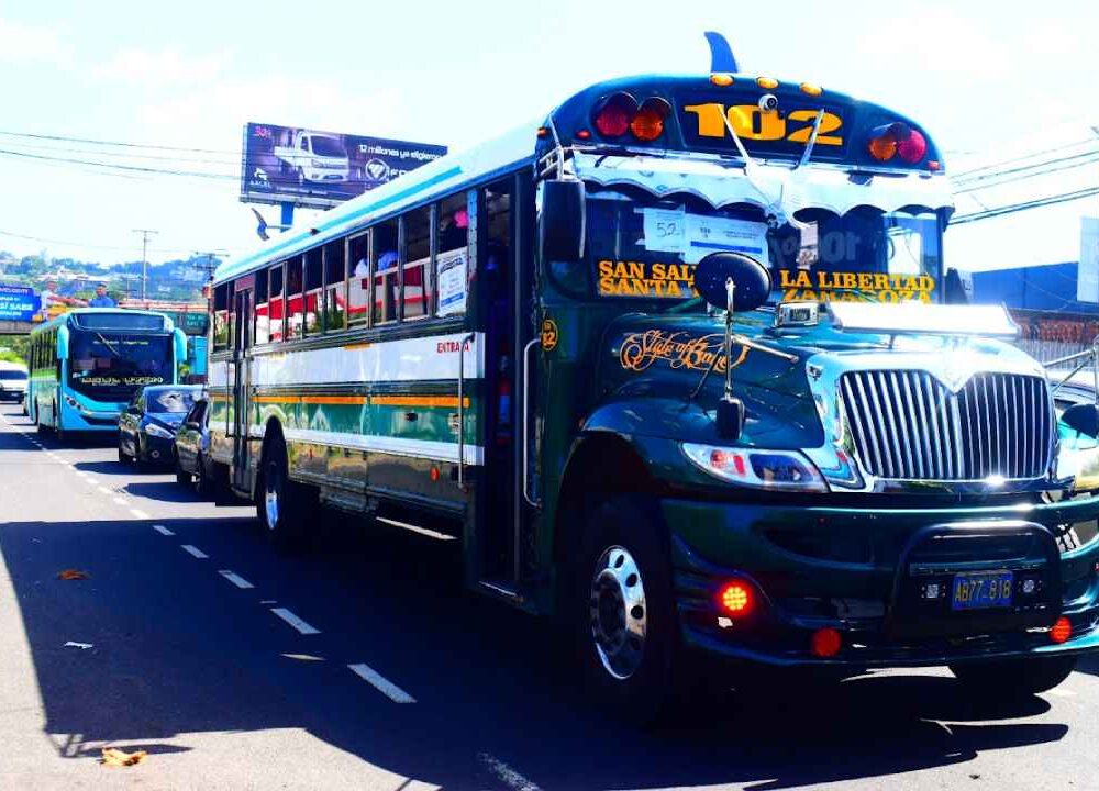 Empresarios del transporte público advierten que los costos de operación y los pagos pendientes ponen bajo presión la continuidad de algunas rutas. Foto: Mesa Nacional de Transporte. Archivo