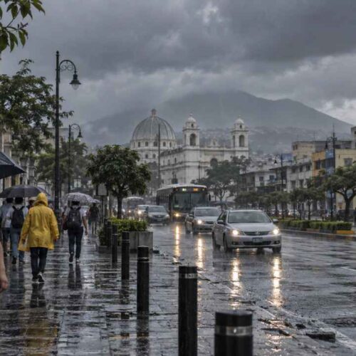 Las lluvias persistentes podrían mantenerse durante varios días debido a la interacción de una baja presión, un campo depresionario y la Zona de Convergencia Intertropical. Foto: referencia / Protección Civil.