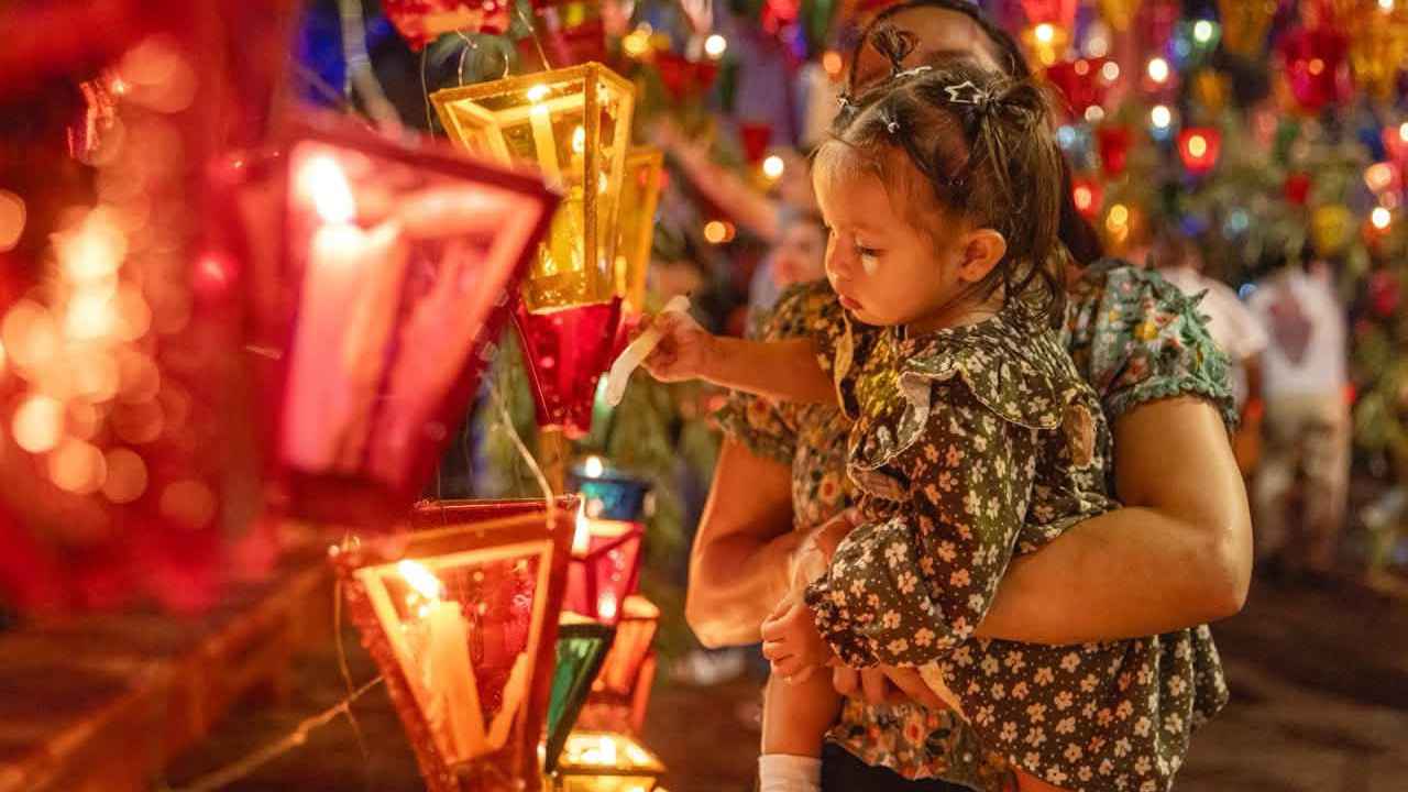 El turismo salvadoreño combina destinos de playa, espacios urbanos y parques naturales mientras aumenta la llegada de visitantes internacionales. MITUR.