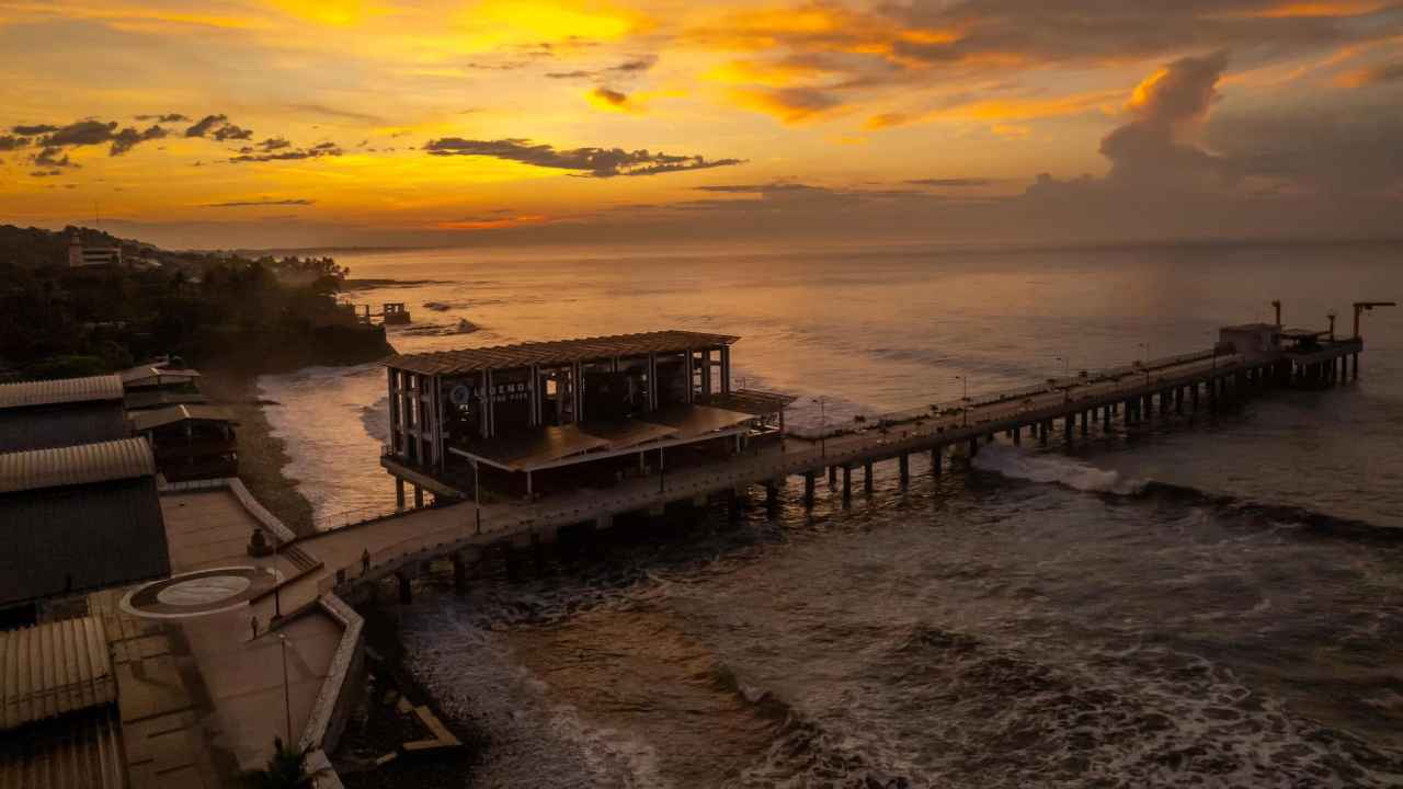 La Libertad permite combinar gastronomía, juegos frente al mar y playas de Surf City en una sola jornada. Archivo