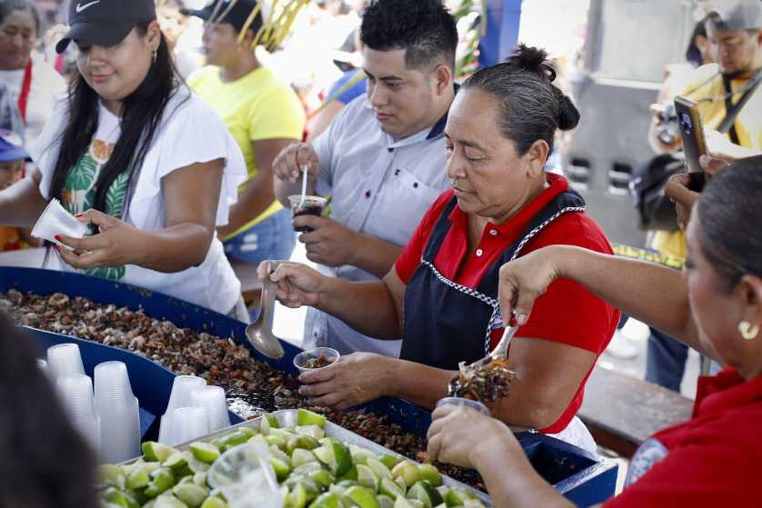 n Luis La Herradura celebrará el décimo Festival del Cóctel Mixto este domingo 25 de octubre de 2026, con una convocatoria gastronómica y un cierre musical anunciado en el estadio municipal. Archivo