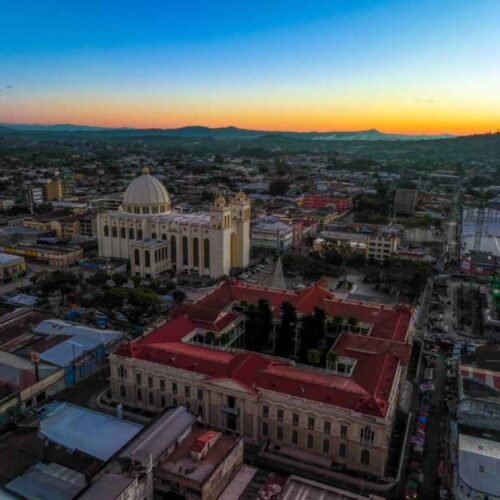El clima de este lunes 26 de octubre estará marcado por Vientos Nortes, una madrugada fresca y temperaturas de hasta 34 °C en El Salvador. archivo