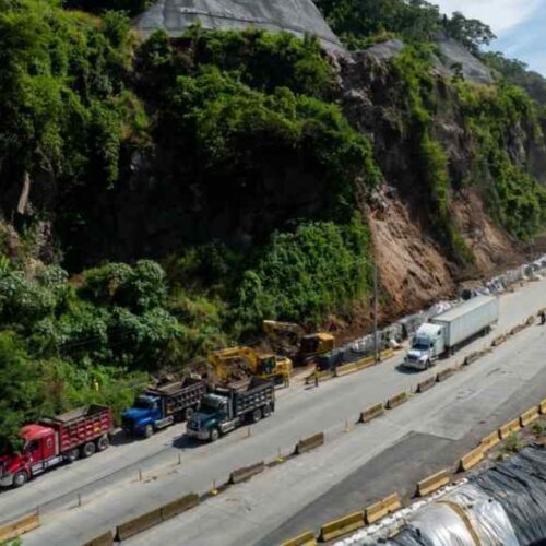 Los Chorros recuperó el paso vehicular y peatonal este domingo tras concluir las detonaciones controladas y la limpieza de escombros. Foto: MOPT.