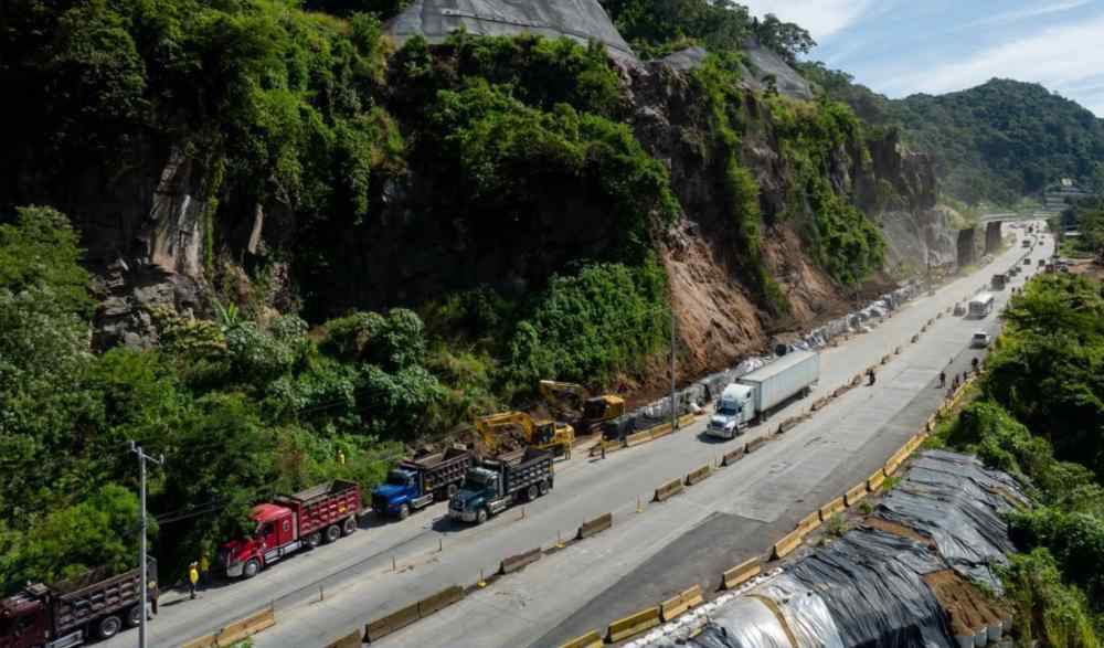Los Chorros recuperó el paso vehicular y peatonal este domingo tras concluir las detonaciones controladas y la limpieza de escombros. Foto: MOPT.