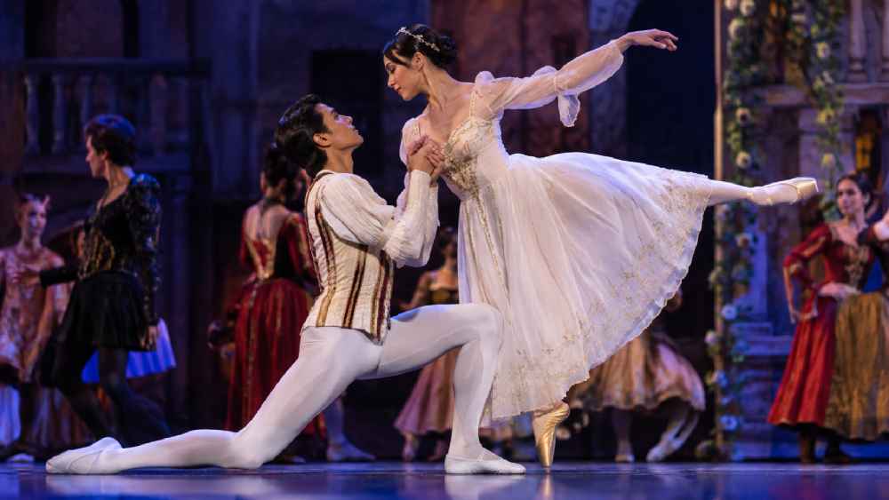 El ballet “Romeo y Julieta” reunirá a más de 50 artistas en el Teatro Presidente durante cuatro funciones del 9 al 11 de octubre. Foto: Ilustración.
