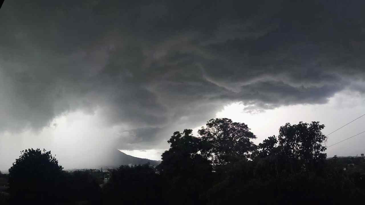 El clima en El Salvador tendrá lluvias puntuales durante la tarde, incluso en sectores de San Salvador; por la noche se esperan precipitaciones en el oriente.