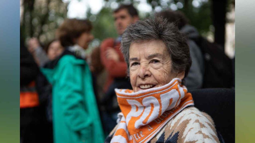 Maricarmen Abascal, de 87 años, se convirtió en símbolo de la lucha por la vivienda en España después de su desalojo en Madrid. Foto: Por Sindicato de inquilinas e inquilinos de Madrid