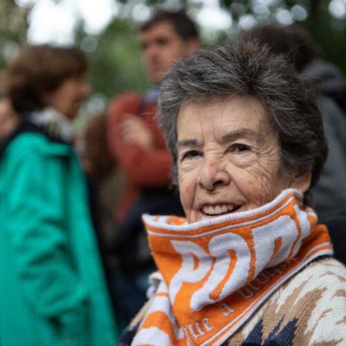 Maricarmen Abascal, de 87 años, se convirtió en símbolo de la lucha por la vivienda en España después de su desalojo en Madrid. Foto: Por Sindicato de inquilinas e inquilinos de Madrid