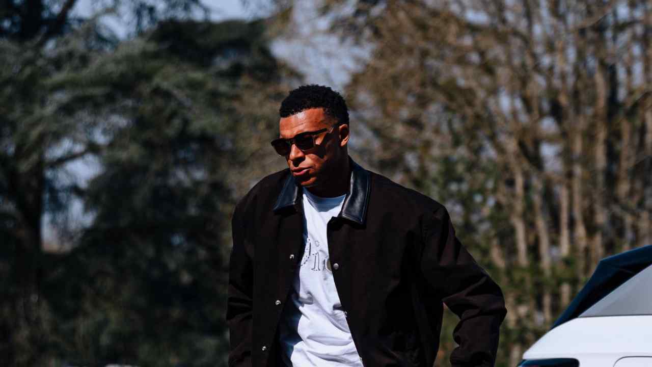 Kylian Mbappé, delantero del Real Madrid, protagoniza una controversia internacional después de bromear sobre un meme relacionado con Mao Zedong. X.com