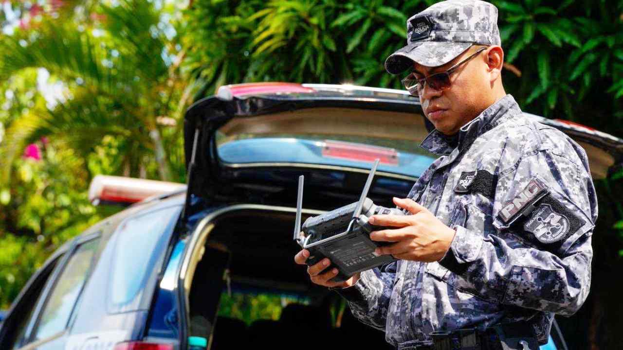 Villatoro presentó los avances del sistema de inteligencia artificial policial y la meta de alcanzar 50 agentes virtuales en 2027. Foto: Ministerio de Seguridad