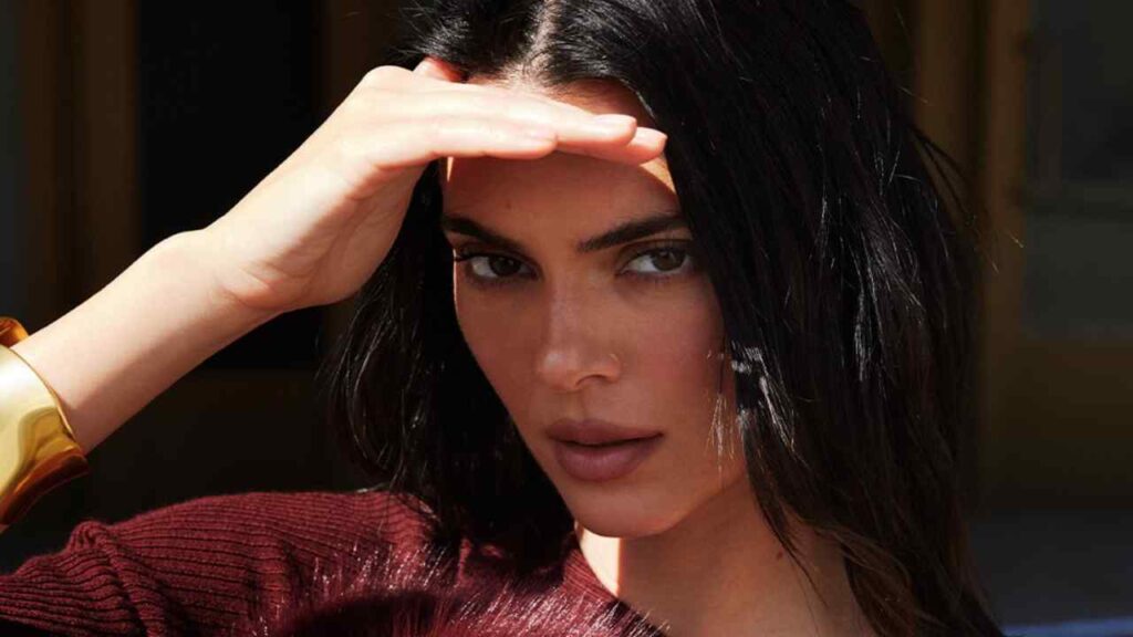 Kendall Jenner vuelve a estar en el centro de las especulaciones sobre su relación con las Kardashian. Instagram