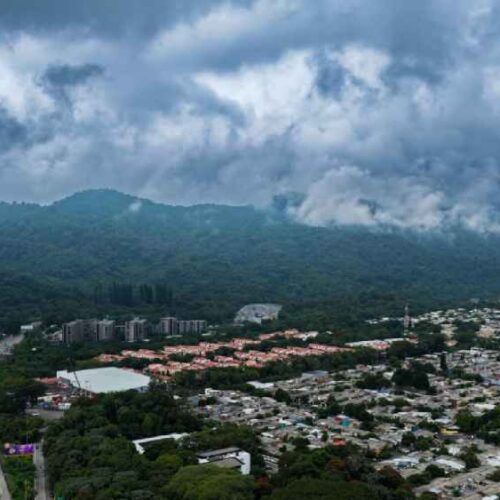 El Clima de esta mañana tendrá abundante nubosidad y posibilidad de lluvias puntuales en el AMSS y sectores del oriente de El Salvador. Foto: @MedioAmbienteSV.