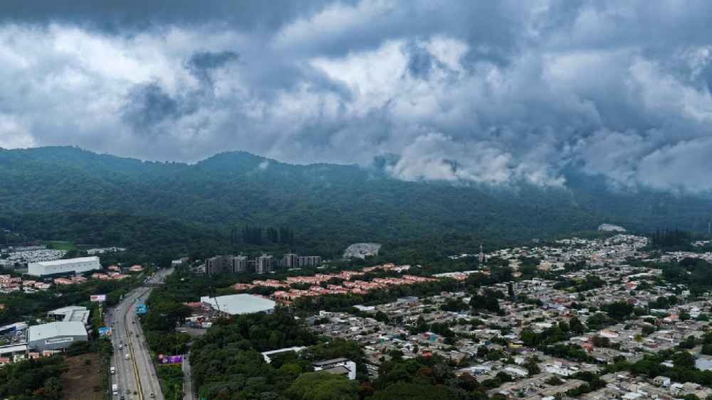 El Clima de esta mañana tendrá abundante nubosidad y posibilidad de lluvias puntuales en el AMSS y sectores del oriente de El Salvador. Foto: @MedioAmbienteSV.