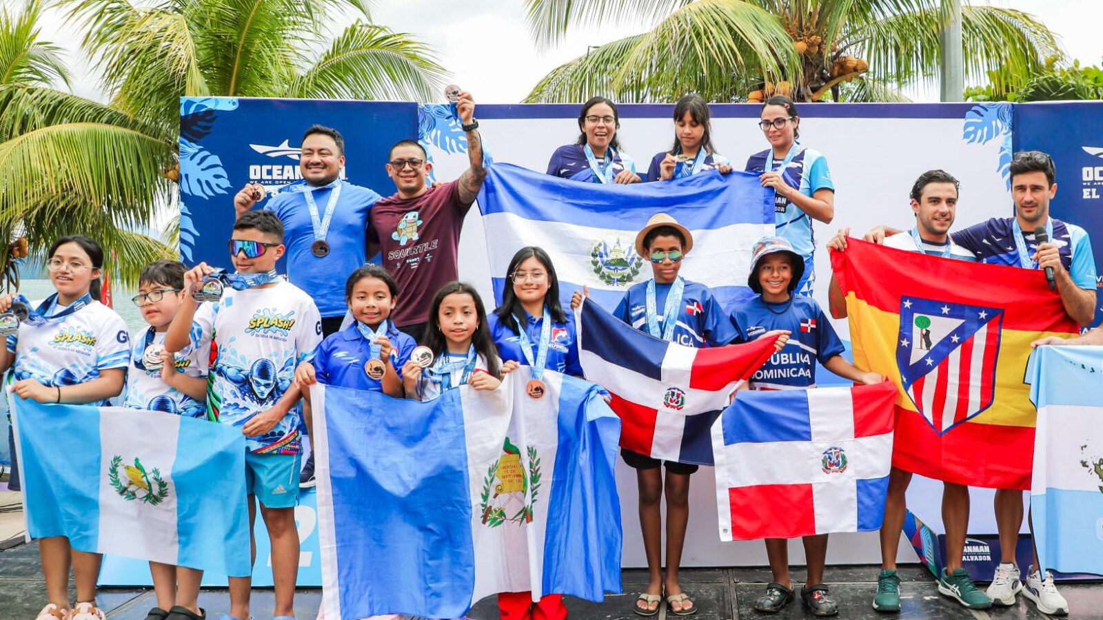 Nadadores internacionales participaron en Oceanman El Salvador 2026, desarrollado en el lago de Ilopango, con pruebas de natación en aguas abiertas. Utilizar únicamente si la fotografía corresponde al evento. SDP