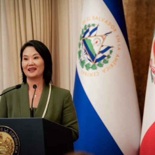 Keiko Fujimori y Nayib Bukele durante la visita oficial de la presidenta peruana a El Salvador, centrada en seguridad y cooperación bilateral. SDP