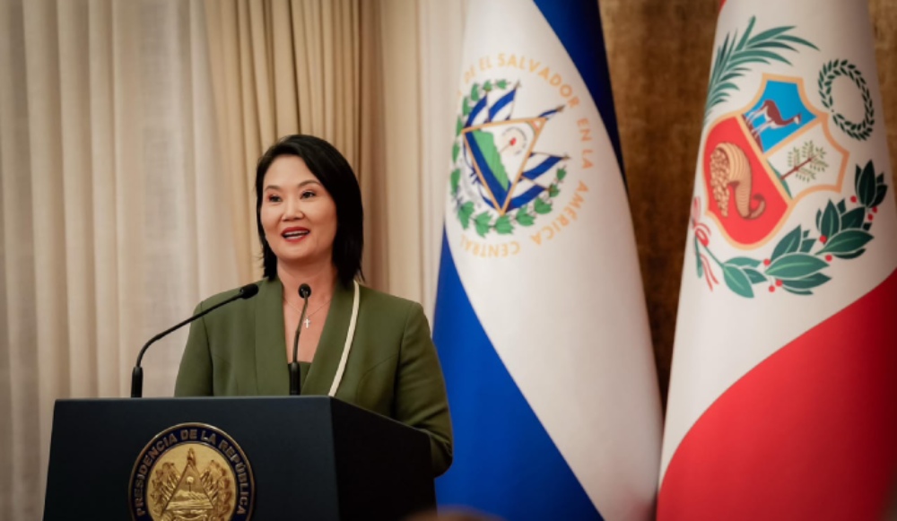 Keiko Fujimori y Nayib Bukele durante la visita oficial de la presidenta peruana a El Salvador, centrada en seguridad y cooperación bilateral. SDP