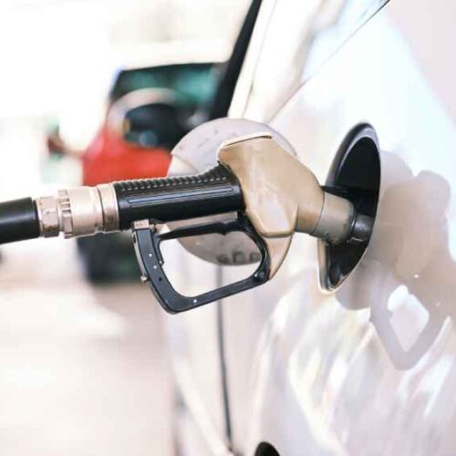 La gasolina superior, regular y el diésel tendrán precios de referencia vigentes del 13 al 26 de octubre de 2026 en El Salvador. Foto: Pexels / Engin Akyurt.