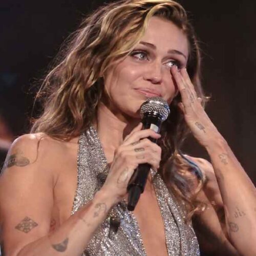Miley Cyrus debutó en el Hollywood Bowl durante la primera de dos presentaciones programadas en Los Ángeles. Foto: Ilustración.