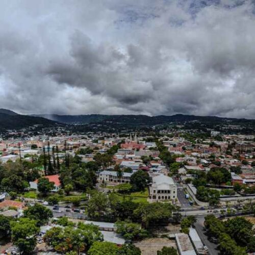 El MARN prevé lluvias y tormentas durante la tarde y noche de este lunes 19 de octubre, incluyendo sectores de San Salvador. Foto: @MedioAmbienteSV