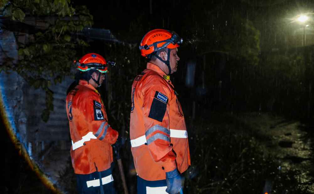 Protección Civil mantiene un aviso nacional por lluvias debido a la influencia de varios sistemas atmosféricos sobre El Salvador. Foto: @PROCIVILSV.