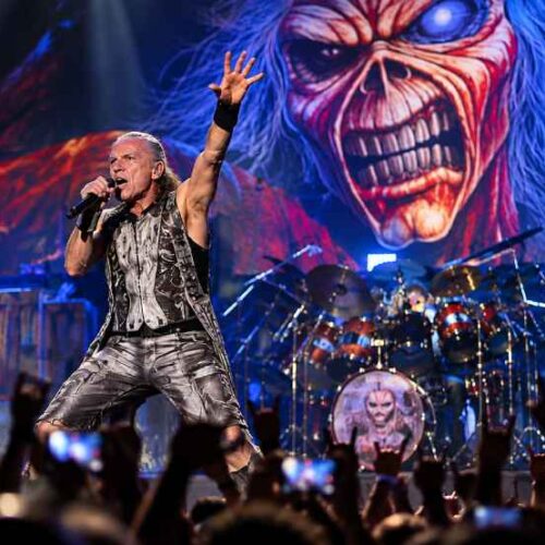 Iron Maiden regresó a El Salvador diez años después de su primera presentación y ofreció un repertorio de 17 canciones en el estadio Jorge “Mágico” González. Foto: Ilustración.