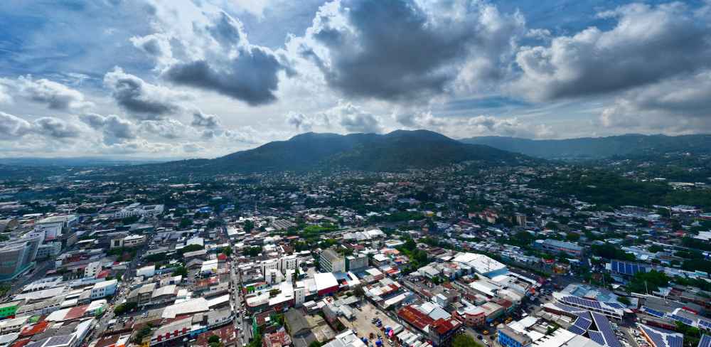 El clima en El Salvador podría cambiar durante la tarde de este miércoles, con lluvias previstas en el Área Metropolitana de San Salvador y otros sectores del país. Foto: @MedioAmbienteSV.