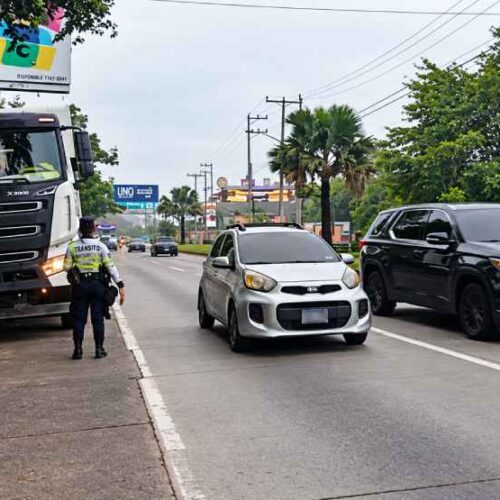 Tráfico en El Salvador este viernes 9 de octubre: el VMT mantiene controles, carriles reversibles y atención de accidentes en diferentes carreteras. Foto: @VMT.