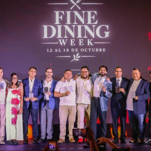 Restaurantes salvadoreños fueron reconocidos durante la gala de Fine Dining Table 2026 en el Palacio Nacional de San Salvador. Foto: SecPrensaSV.