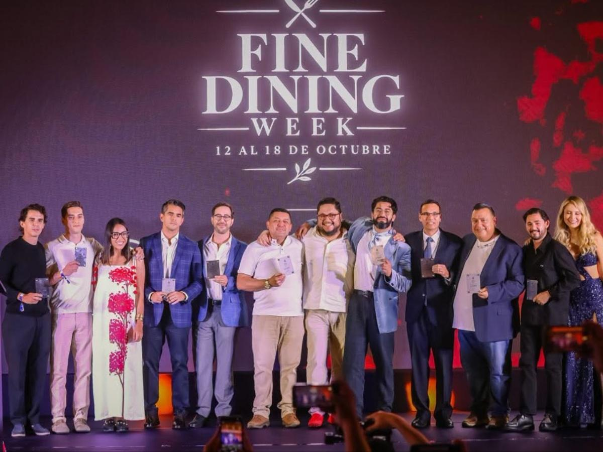 Restaurantes salvadoreños fueron reconocidos durante la gala de Fine Dining Table 2026 en el Palacio Nacional de San Salvador. Foto: SecPrensaSV.