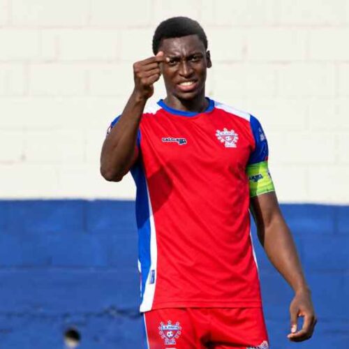 Wilber Arizala, defensor de Firpo, recibió el respaldo para obtener la nacionalidad salvadoreña y aspira a jugar con la Selecta. Foto: CDLAFirpo.