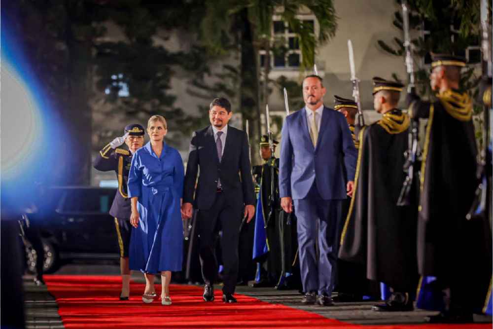 Casa Presidencial fue preparada para el encuentro entre Bukele y la presidenta de Costa Rica, Laura Fernández, durante su visita oficial a El Salvador. Foto: @SecPrensaSV.