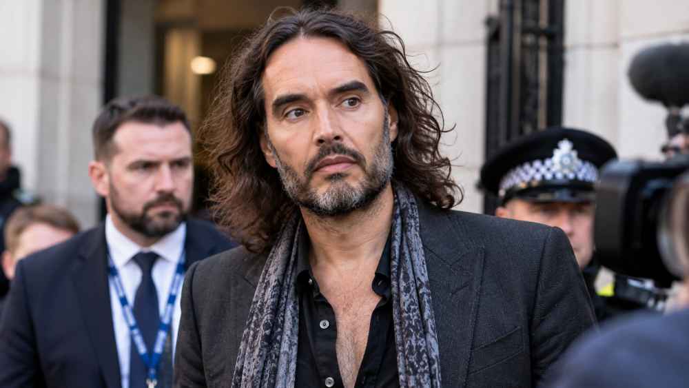 Russell Brand enfrenta en Londres un juicio por siete cargos relacionados con presuntos delitos sexuales. El actor se ha declarado no culpable de todas las acusaciones. Foto: Archivo.