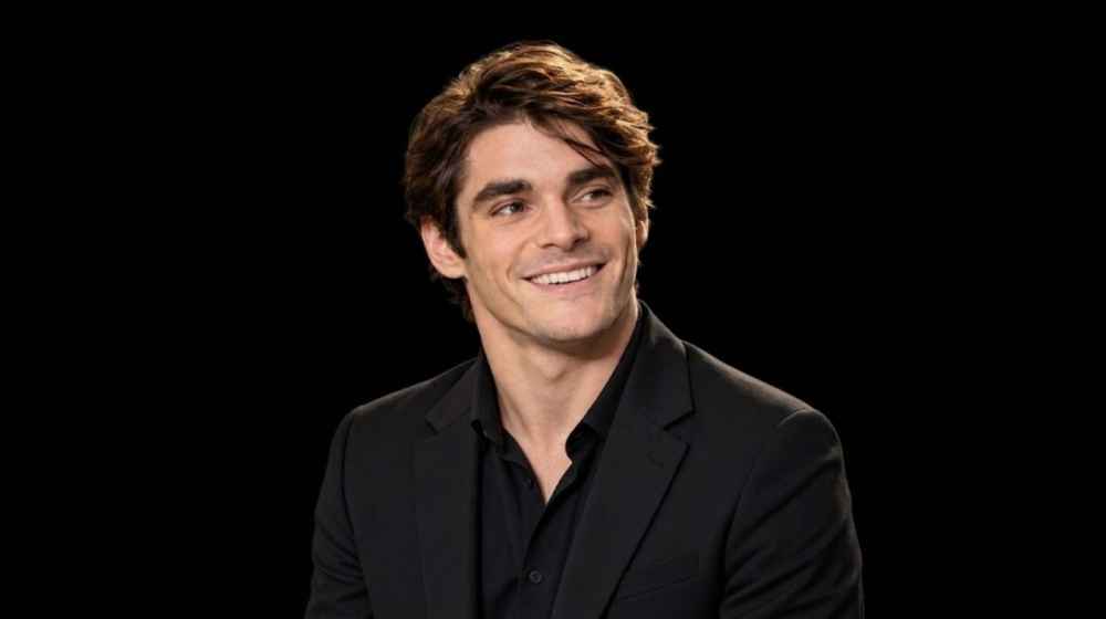 RJ Mitte, actor de Breaking Bad, falleció el 12 de octubre de 2026. Su despedida dio lugar a versiones contradictorias sobre la ausencia de Kennedy Suarez. Foto: Cortesía.