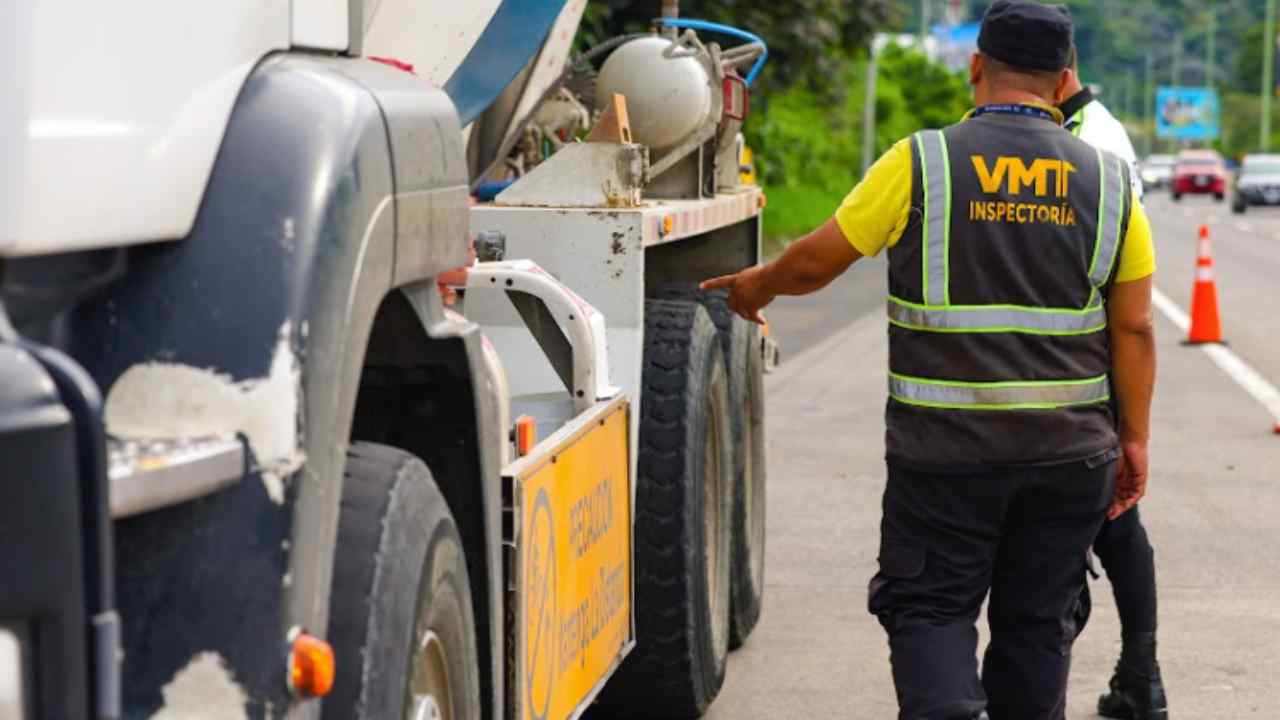 Entre los problemas detectados figuran fugas de aceite, deficiencias en los sistemas de frenado y motor. Cortesía