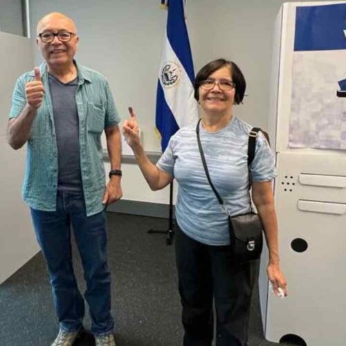 El TSE proyecta 92 centros de voto electrónico presencial en 29 países; 53 de ellos estarán ubicados en Estados Unidos. Archivo
